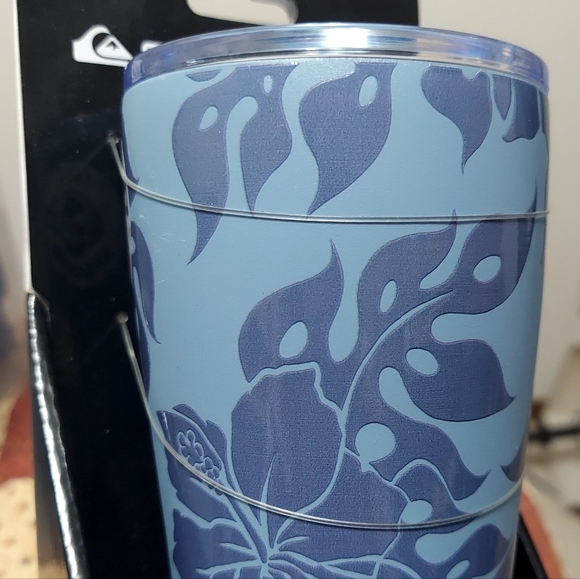 Quiksilver Blue Floral Bluetooth Tumbler - Picture 2 of 8